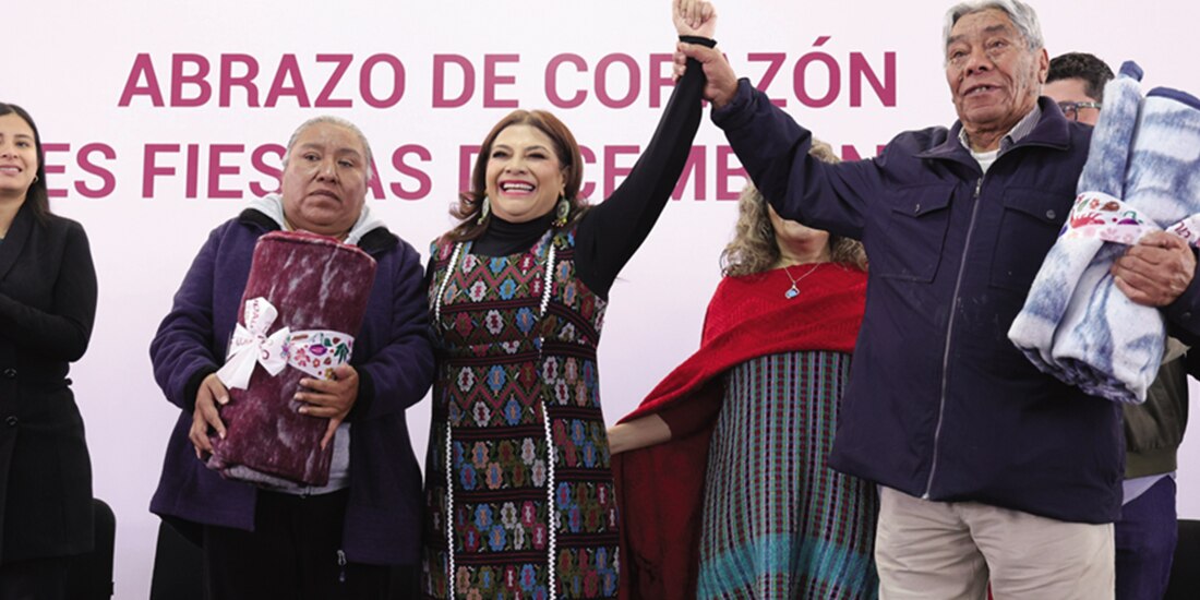 La Jefa de Gobierno, Clara Brugada, ayer al anunciar la Utopía a los vecinos de la Forestal, en Cuautepec, GAM.