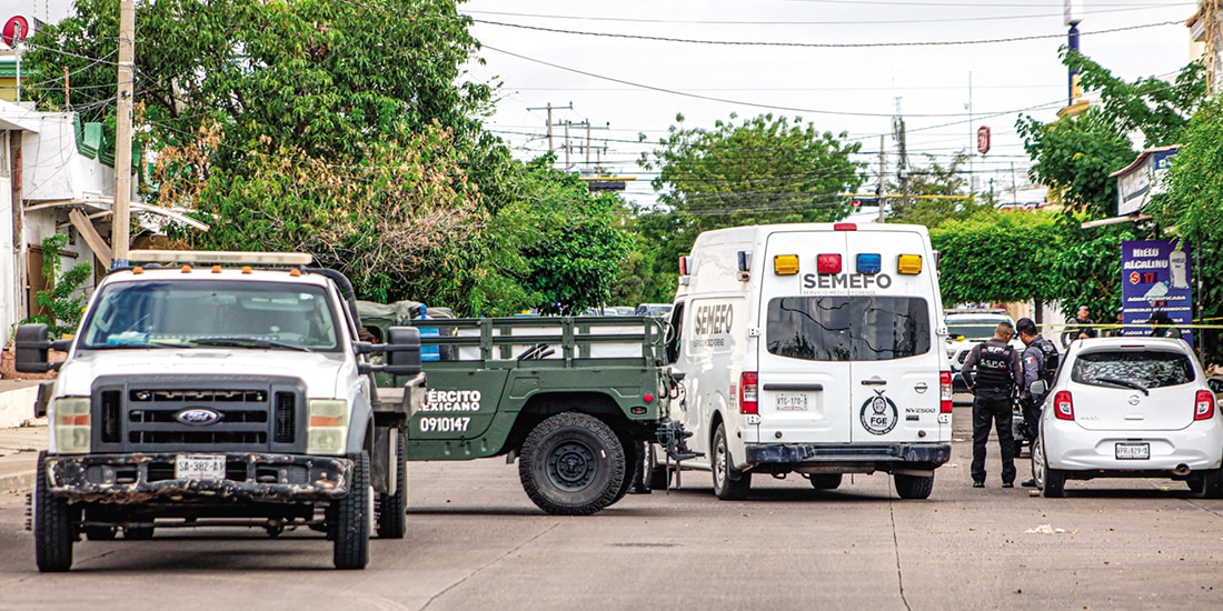 autoridades atienden el homicidio de un joven en Culiacán, el pasado 15 de junio.