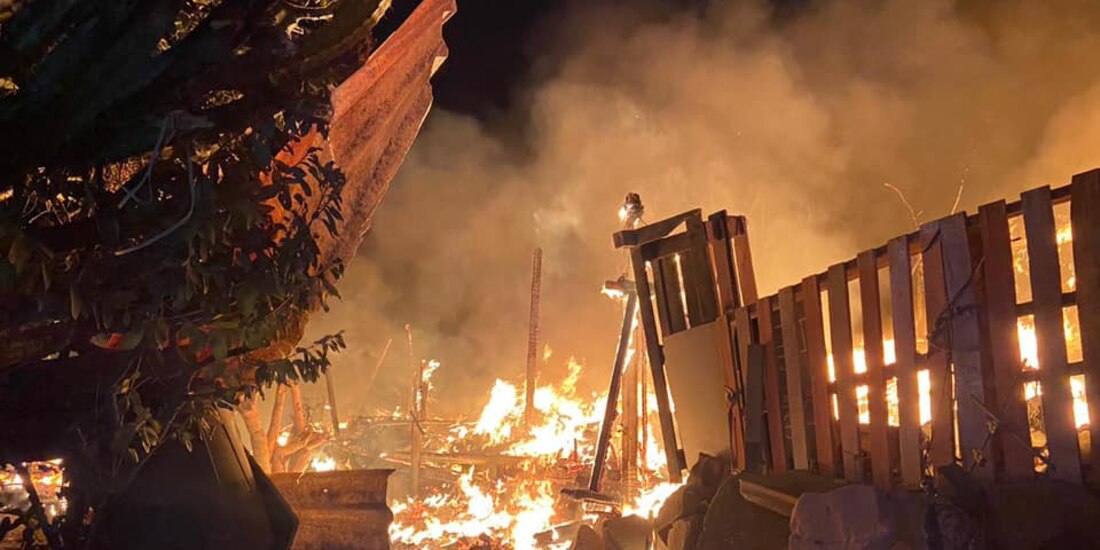 Los materiales con los que están hechas las casas de este asentamiento irregular hicieron que las llamas estuvieran vivas por casi dos horas