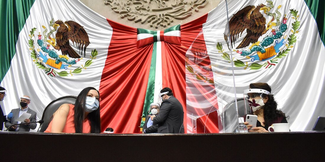 Laura Rojas, presidenta de la Cámara de Diputados preside una sesión el pasado 30 de junio, en la que se usaron medidas de prevención sanitarias.