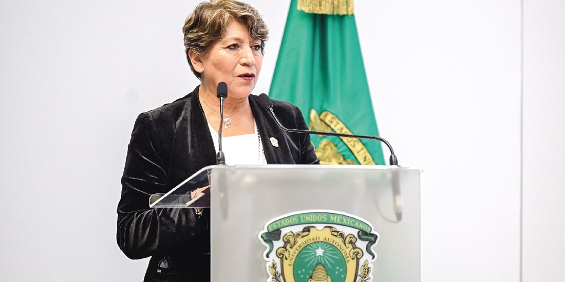 La gobernadora Delfina Gómez, ayer, en la Universidad Autónoma del Estado de México.