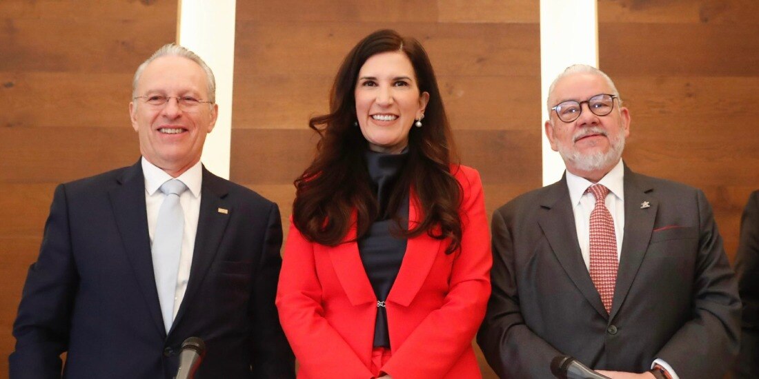 Kenia López Rabadán convoca a empresarios a participar en discusión de reforma electoral.