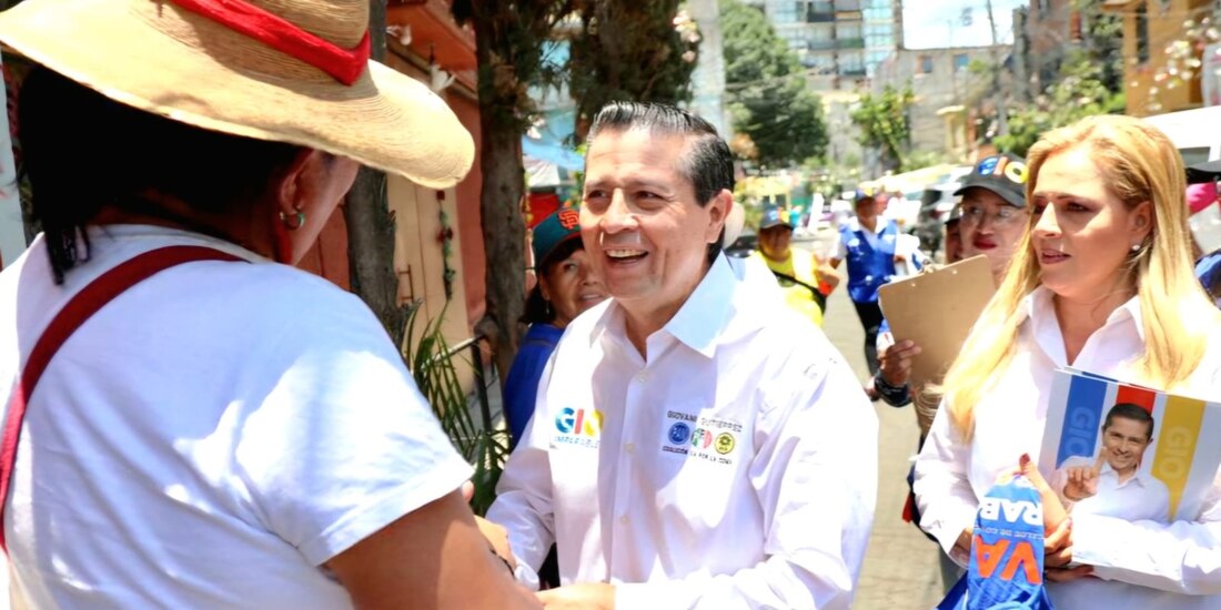 Critica a la abanderada de Morena quien, en su lenguaje y actitudes, demuestra desesperación al grado de ofender y llamar “corriente” a una adulta mayor.