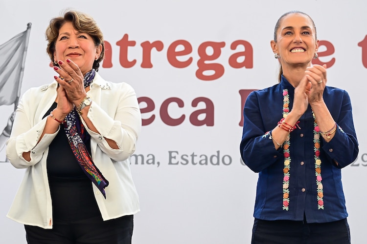 Delfina Gómez Álvarez acompaña a la Presidenta de México durante la jornada “Gobernando desde el Territorio” en el municipio de Ecatepec.