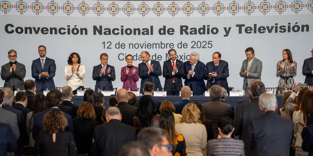 Sheinbaum pide apertura a la diversidad de voces y rechaza censura del gobierno