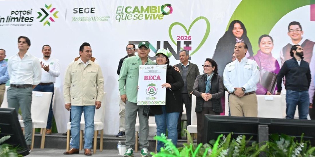 Ricardo Gallardo inaugura Feria de Universidades Interactiva 2026 y entrega becas de titulación gratuita.