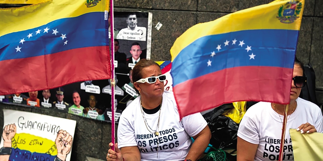 Personas protestan por la liberación
de presos políticos,
el 18 de febrero.