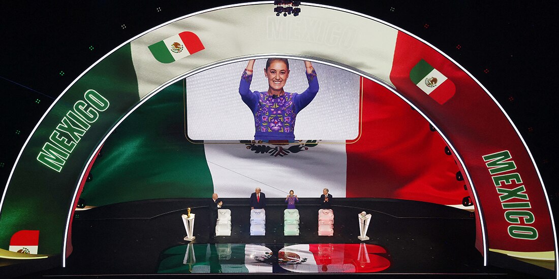 Líderes de la FIFA, EU, México y Canadá, ayer, en el sorteo.