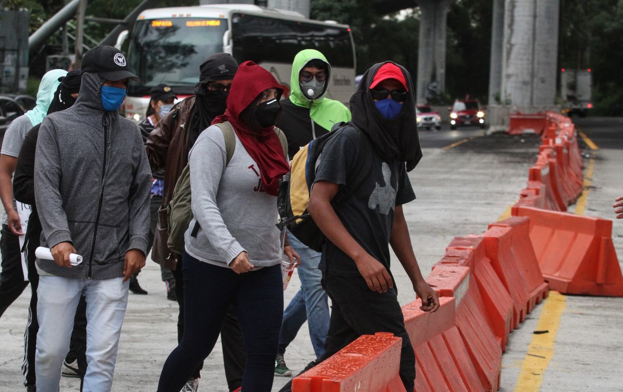 Toma de casetas de cobro de la salida México-Cuernavaca, el 10 de septiembre de 2020.
