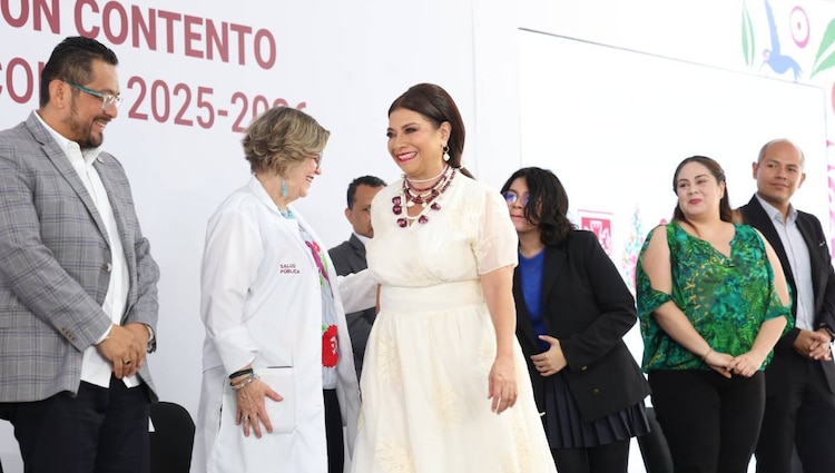 La titular de la Secretaría de Salud, Nadine Gasman, resaltó que la detección oportuna en planteles educativos reduce las conductas de riesgo.