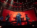 Grupo Frontera en concierto de su “Triste pero bien c*brón Tour”, en el escenario de la Arena Ciudad de México.