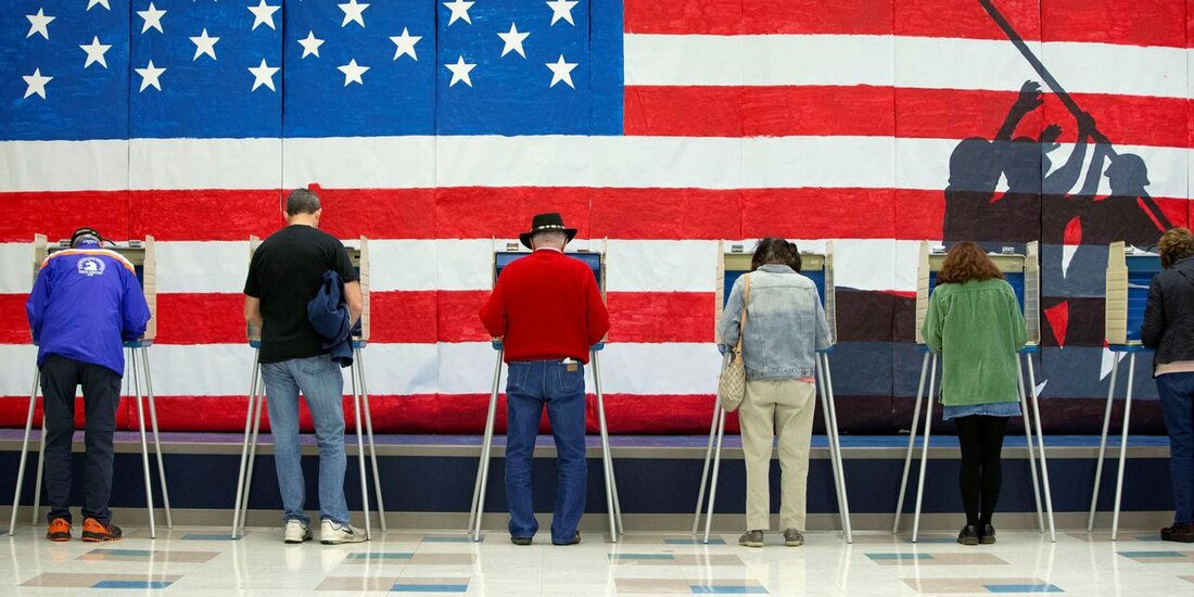 Electores de Texas participan en comicios primarios, a principios de año.