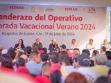 La edil de Acapulco, Abelina López, el general Enrique Martínez, la gobernadora Evelyn Salgado, el almirante José Manuel Salinas y el fiscal Zipacná Torres, ayer.