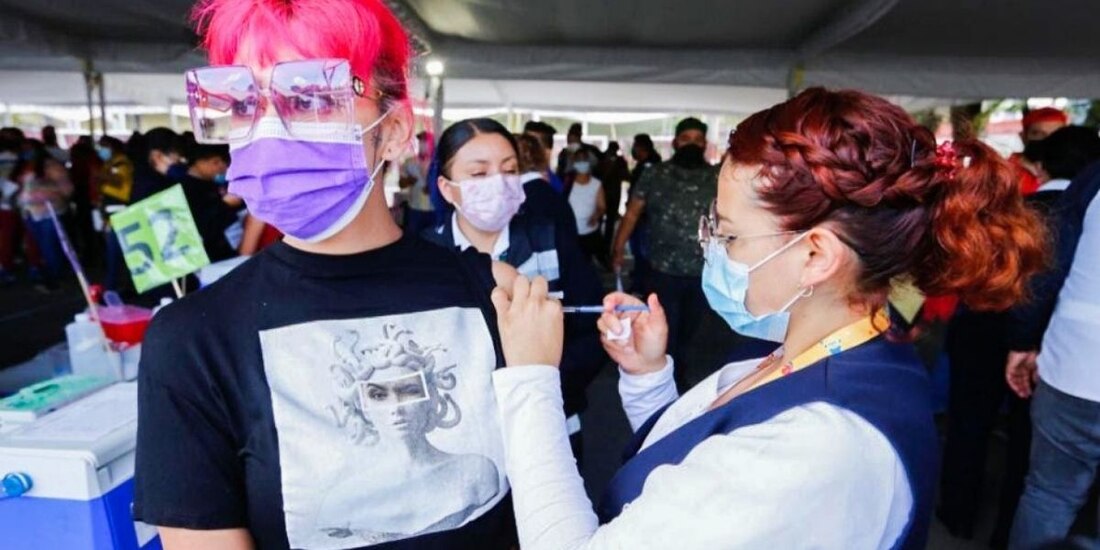 COVID-19: Avanza estrategia de vacunación en CDMX