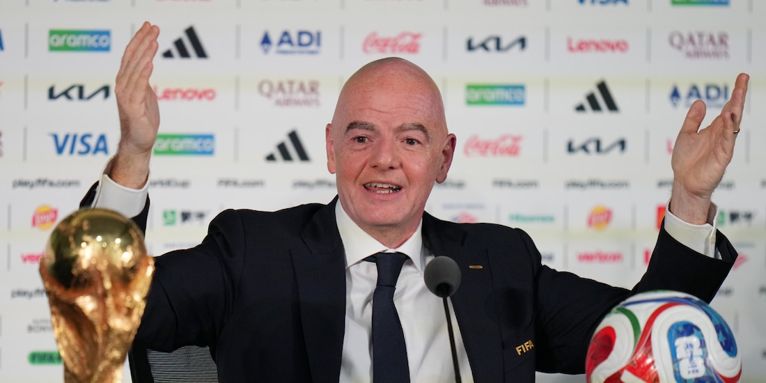 Gianni Infantino dio una conferencia de prensa en el Estadio Azteca en la víspera del arranque del Mundial 2026.