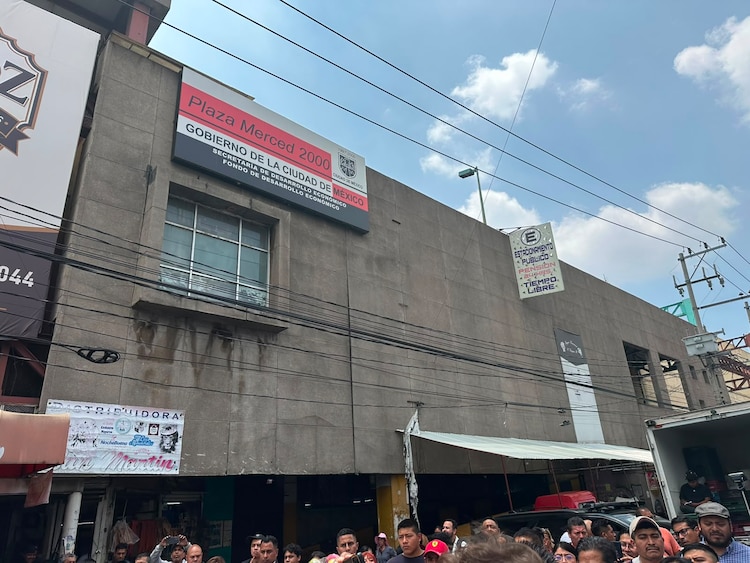 Plaza Merced 2000, en la alcaldía Venustiano Carranza.