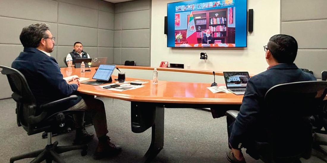 LA JEFA del Ejecutivo, ayer, con Zoé Robledo y gobernadores,
en conferencia virtual sobre el Sistema de Salud