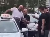 Tyson Fury, campeón mundial de boxeo, pateó un taxi en aparente estado de ebriedad.