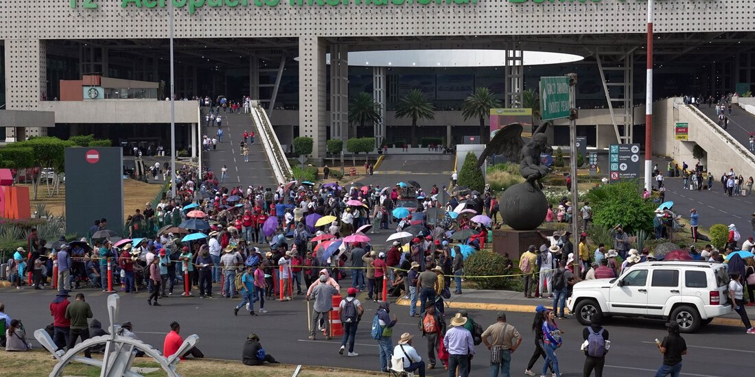 El Aeropuerto Internacional de la Ciudad de México mantuvo su operatividad durante el bloqueo de la CNTE, con solo 18 minutos de interrupción y sin cancelaciones de vuelos.