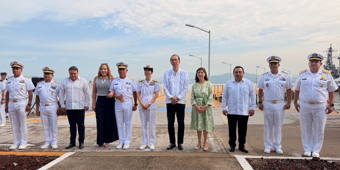 Primera mujer en comandar escuadra naval japonesa, llega a México