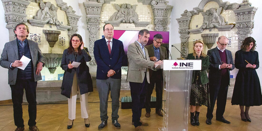 Consejeros del INE, ayer, en conferencia de prensa.