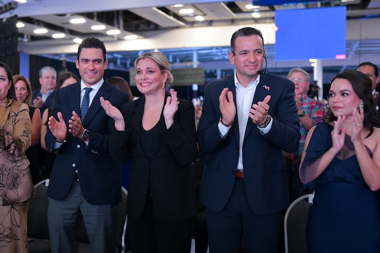 Reconocen resultados en materia de seguridad, inversión y competitividad para las familias chihuahuenses.