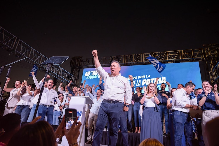 Francisco Pelayo dirige su mensaje a militantes y ciudadanos de los cinco municipios de Baja California Sur.