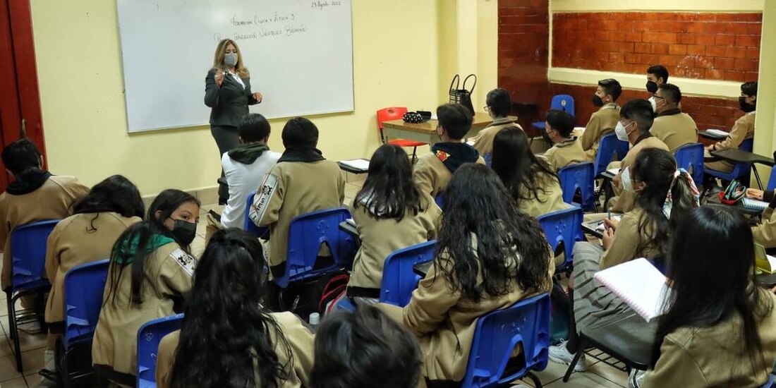 Alumnos de secundaria.
