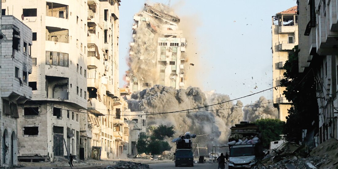 Ofensiva aérea israelí contra la Torre Macca, un rascacielos de la capital, ayer.