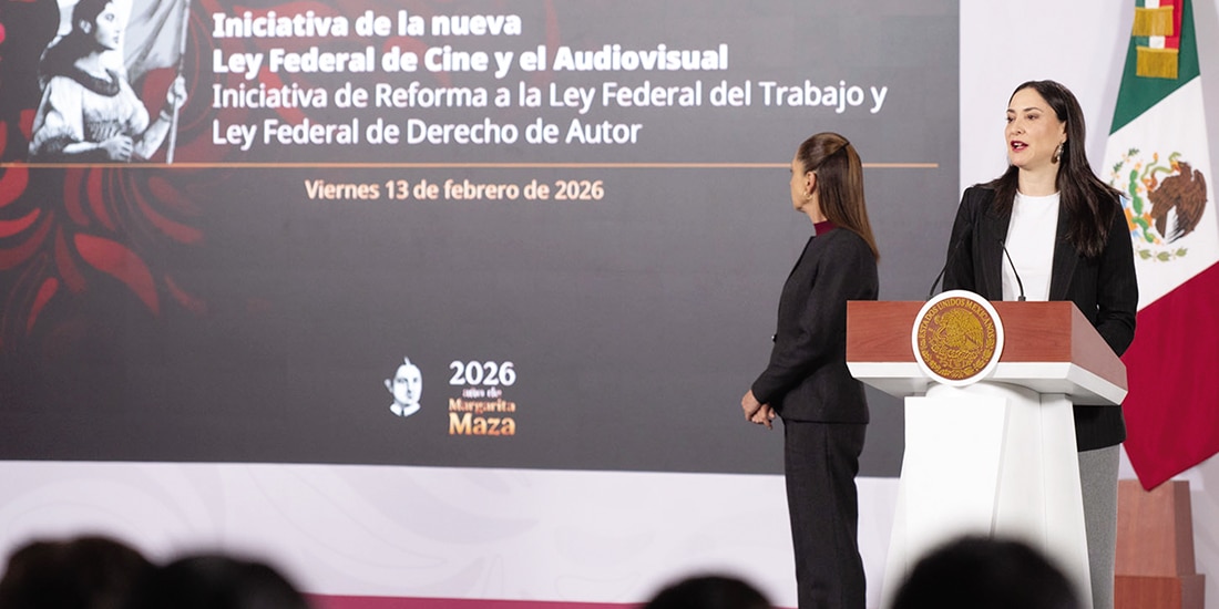 LA PRESIDENTA y la titular de
Cultura (der.), ayer, durante el anuncio