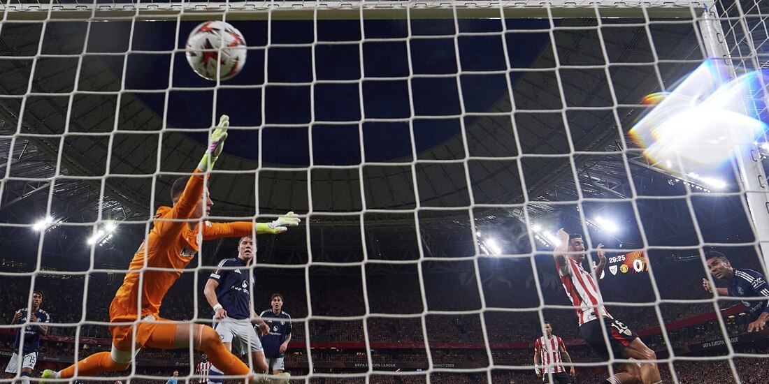 Casemiro abre el marcador del United en la Europa League, ayer.