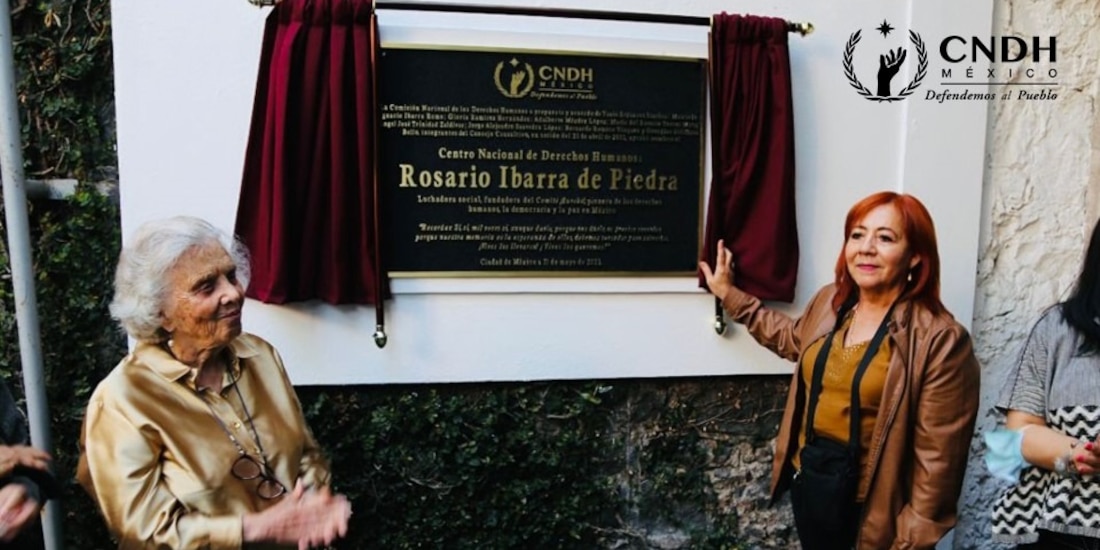 Develan placa en memoria de Rosario Ibarra de Piedra.