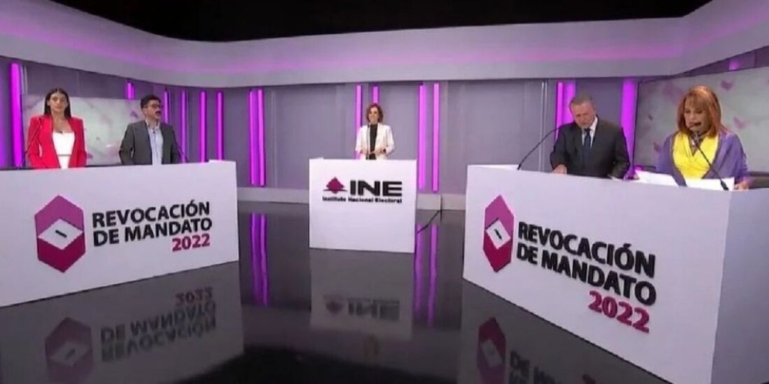 Primer foro sobre la revocación de mandato finalizó en descalificaciones entre los panelistas.