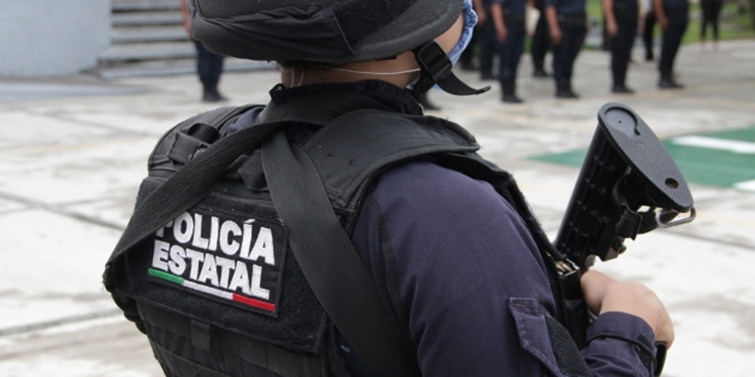 Un elemento de la Policía Estatal de Colima