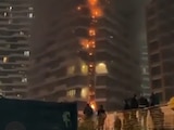 Edificio en llamas en Estambul, Turquía