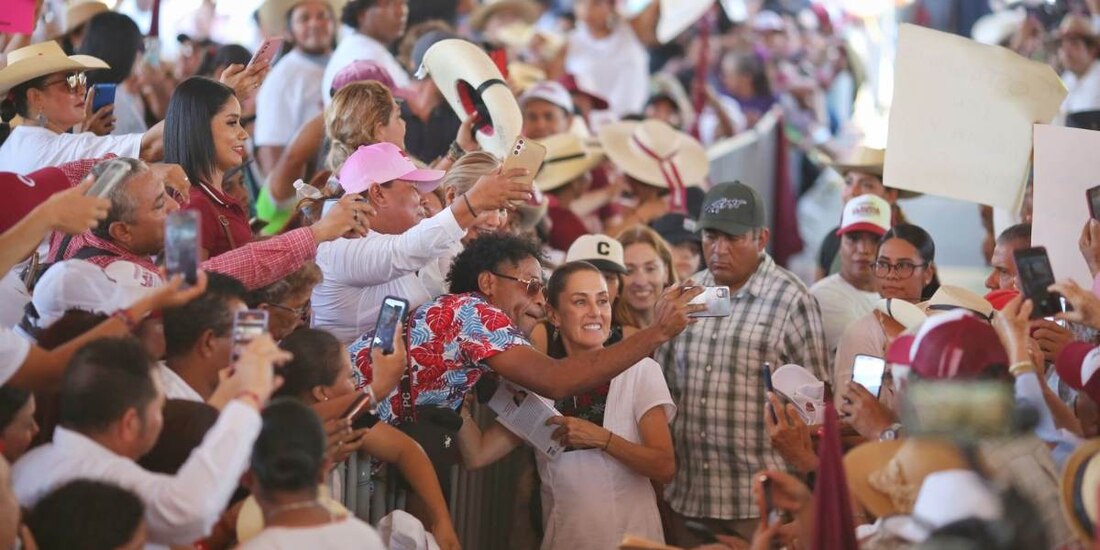 Claudia Sheinbaum promete llevar carreteras, universidades y más vivienda a la costa grande de Guerrero.