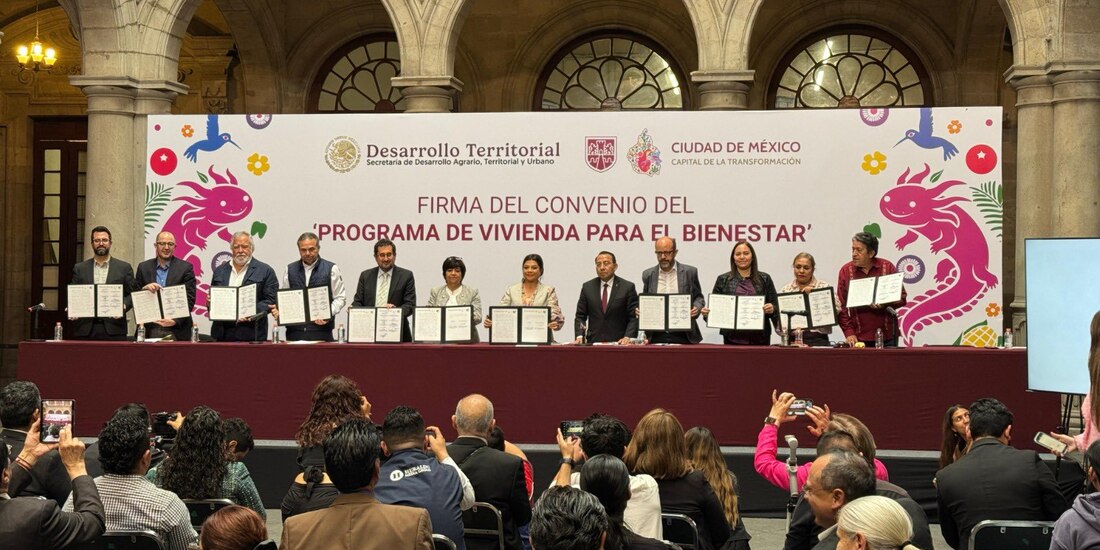 Gobierno de la Ciudad de México y Sedatu firman convenio para garantizar el derecho a una vivienda adecuada.
