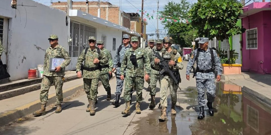 El titular de la Secretaría de la Defensa Nacional, Ricardo Trevilla Trejo, durante su visita a Sinaloa, el 27 de octubre de 2026.