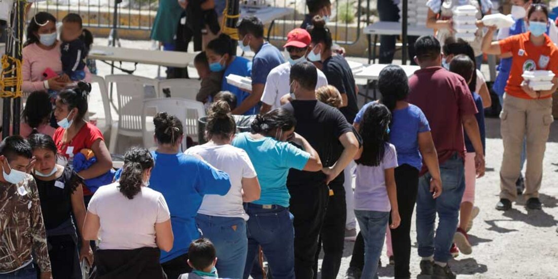 Cientos de migrantes.