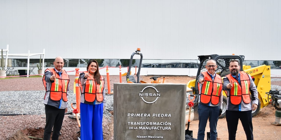 La Gobernadora constitucional de Aguascalientes y otros funcionarios.