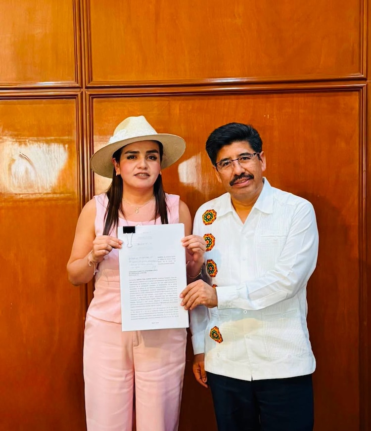 Grecia Quiroz junto al ministro presidente Hugo Aguilar Ortiz