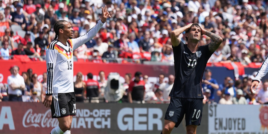 Christian Pulisic lamenta una falla en la derrota de Alemania ante Estados Unidos.