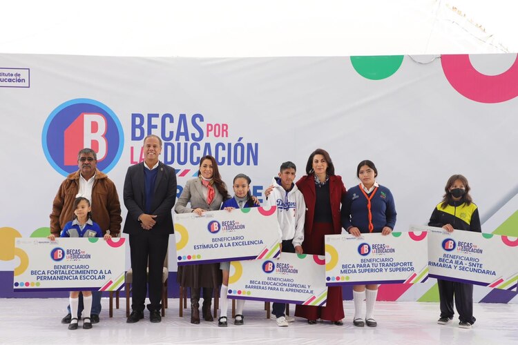 Las becas que se entregaron corresponden al segundo semestre de 2023, y se trató de diferentes programas