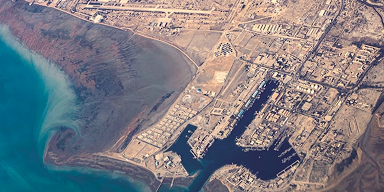 Vista aérea de costas iraníes en el estrecho de Ormuz, en foto de archivo.