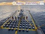 Marina asegura 1.2 toneladas de presunta cocaína en el Pacífico.