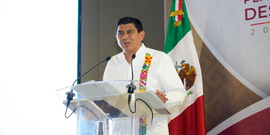 Salomón Jara Cruz, gobernador constitucional de Oaxaca.