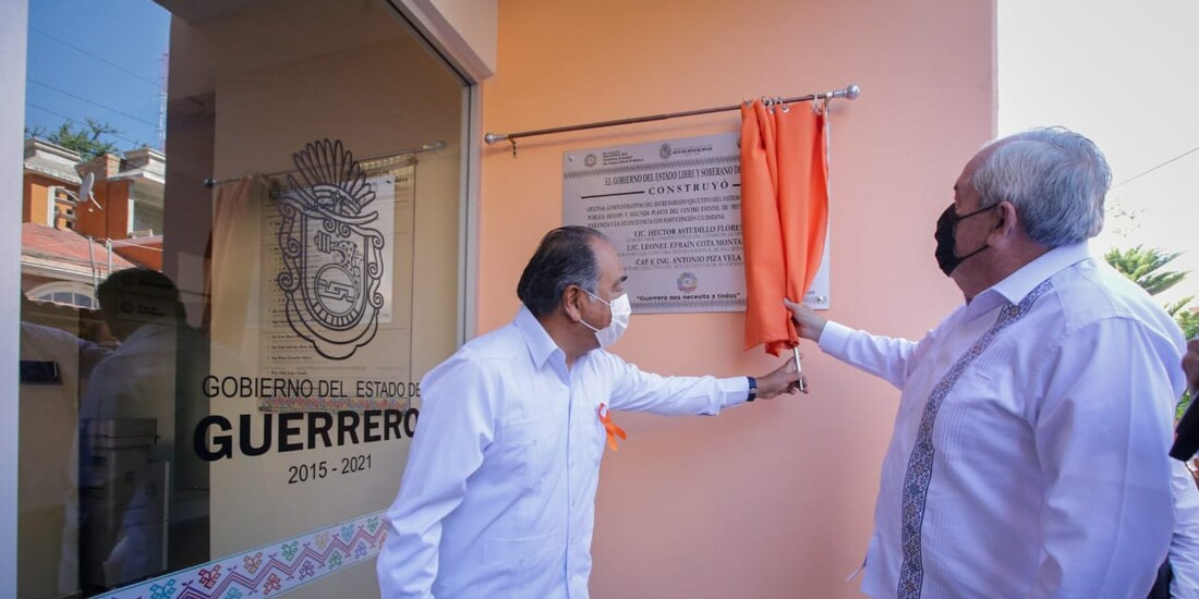 El gobernador Héctor Astudillo y el secretario ejecutivo Leonel Cota, ayer.