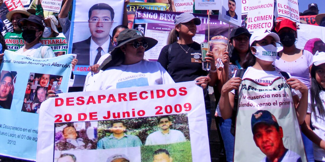 Diversas ciudades del país fueron escenario de marchas para exigir esclarecer las desapariciones.