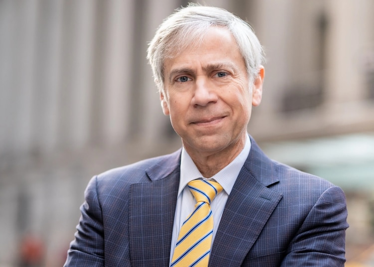 Él es Barry J. Pollack, abogado que defenderá a Maduro en su juicio en EU.