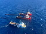 Embarcaciones realizan patrullajes marinos, terrestres y aéreos en región afectada.